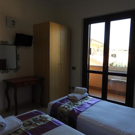B&B Isola Fiumicino Exteriör bild