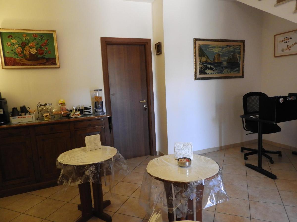 B&B Isola Fiumicino Exteriör bild