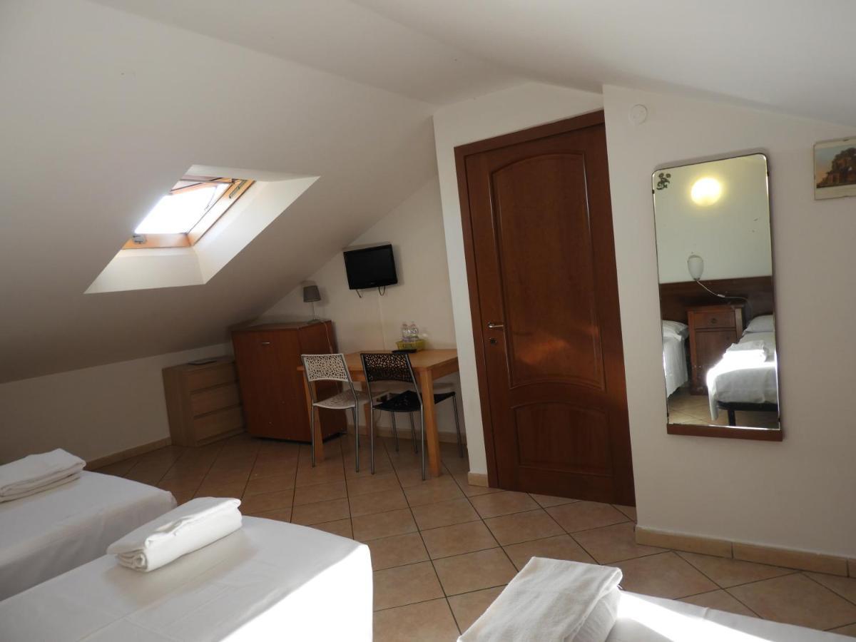 B&B Isola Fiumicino Exteriör bild