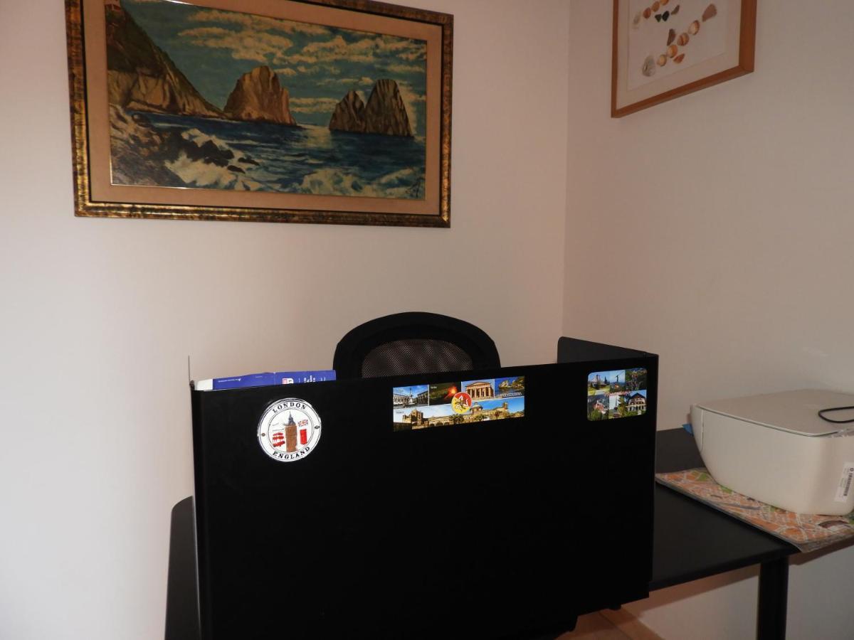 B&B Isola Fiumicino Exteriör bild