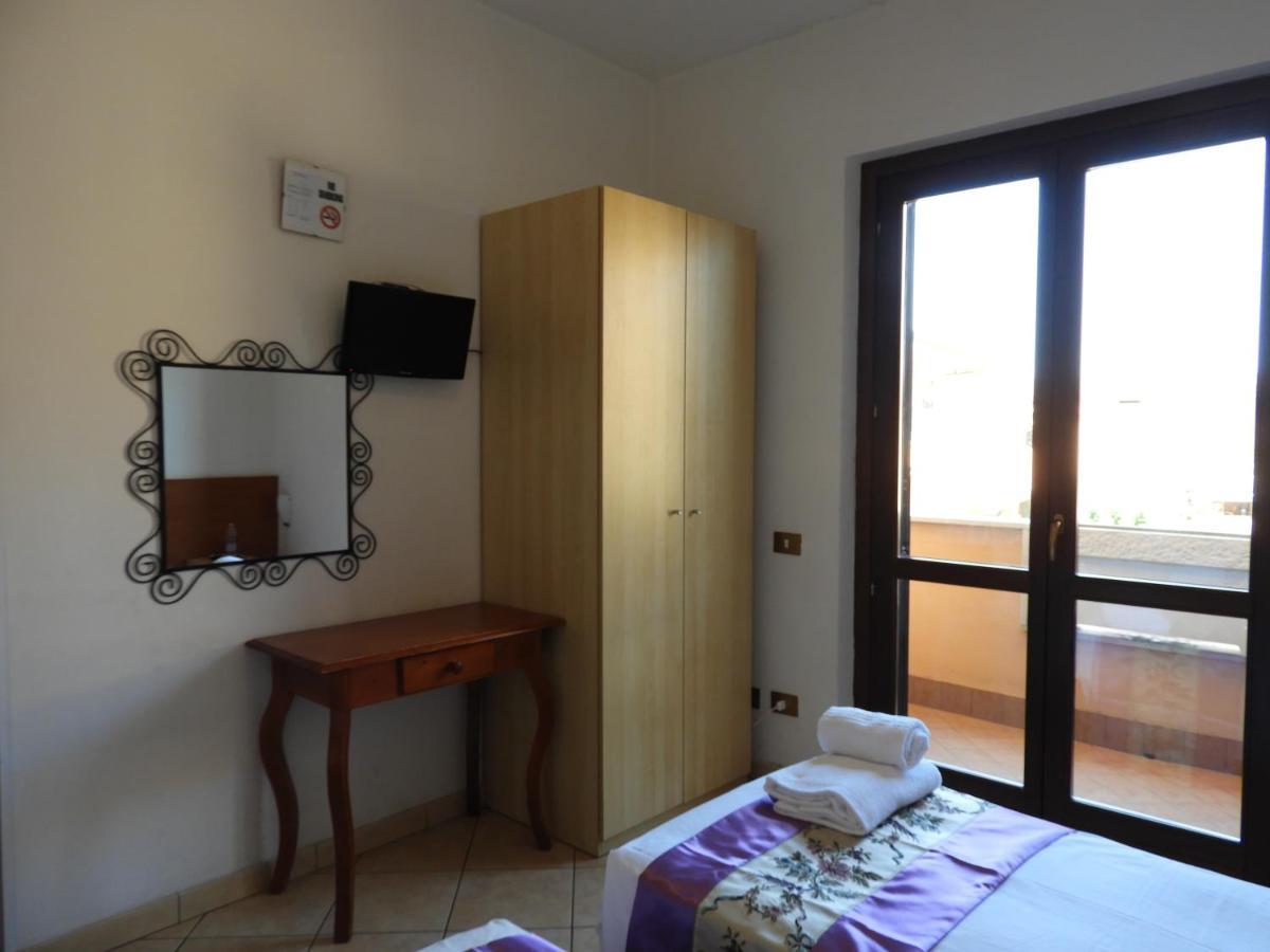 B&B Isola Fiumicino Exteriör bild