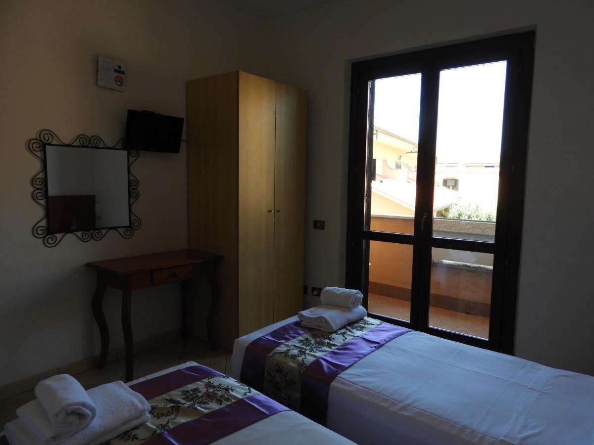B&B Isola Fiumicino Exteriör bild